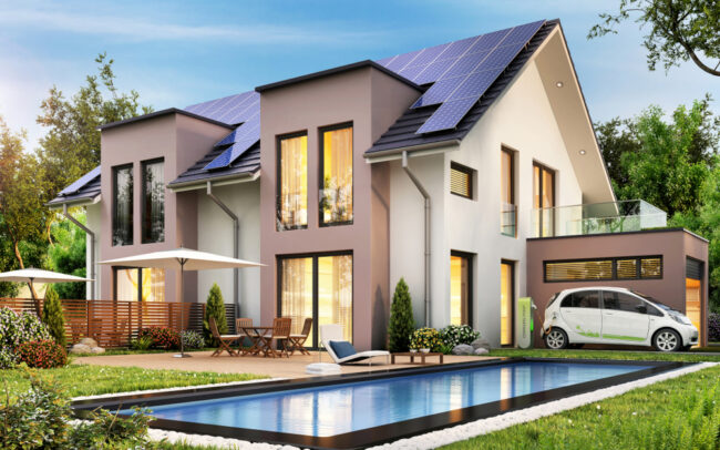 Beautiful,Modern,House,With,Solar,Panels,On,The,Roof,And